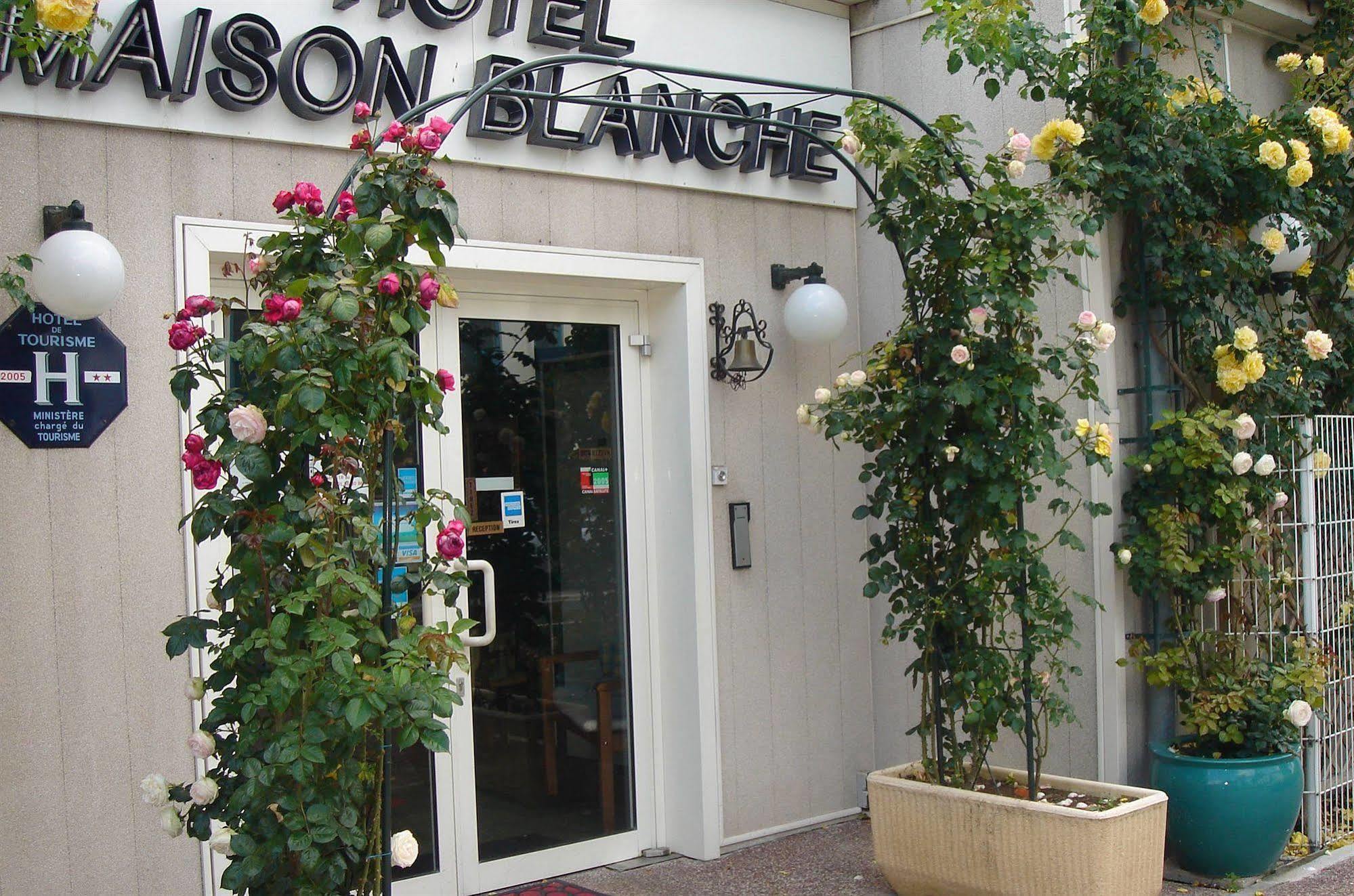 Hotel Restaurant Maison Blanche Rungis Exterior photo